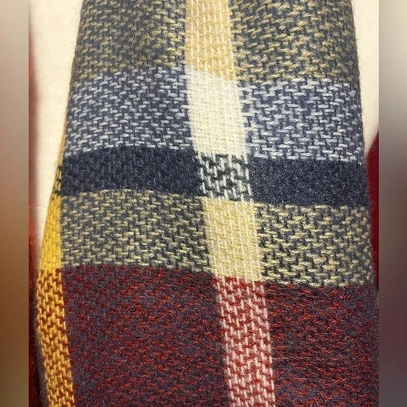 Plaid Blanket Scarf/Wrap Soft Fringed Cozy Collegiate Preppy - Picture 3 of 4